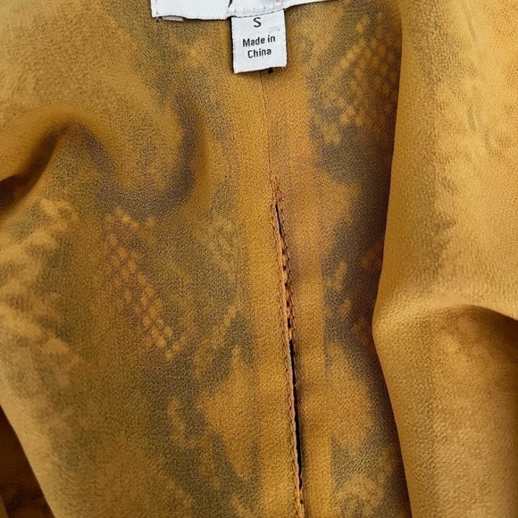 Joie Bethwyn Snakeskin-Print Wrap short sleeve Dress - Picture 11 of 11